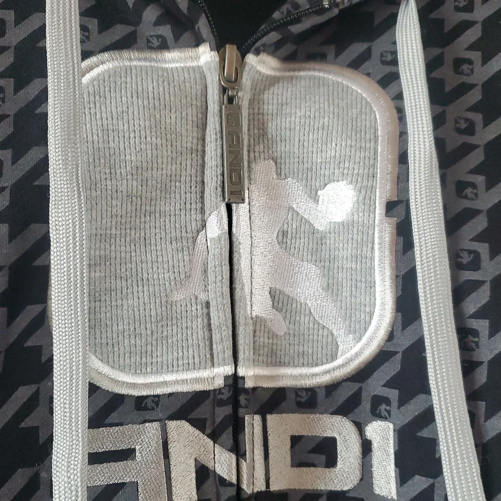 And1 - Picture 4 of 7